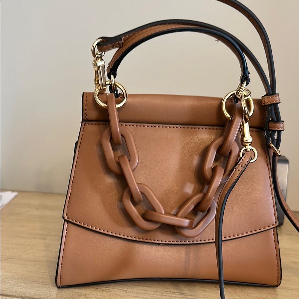 Elegant Tan Leather Handbag